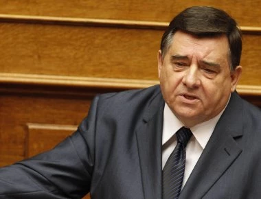 Εμπρηστική επίθεση με γκαζάκια στο κανάλι του Γιώργου Καρατζαφέρη τα ξημερώματα